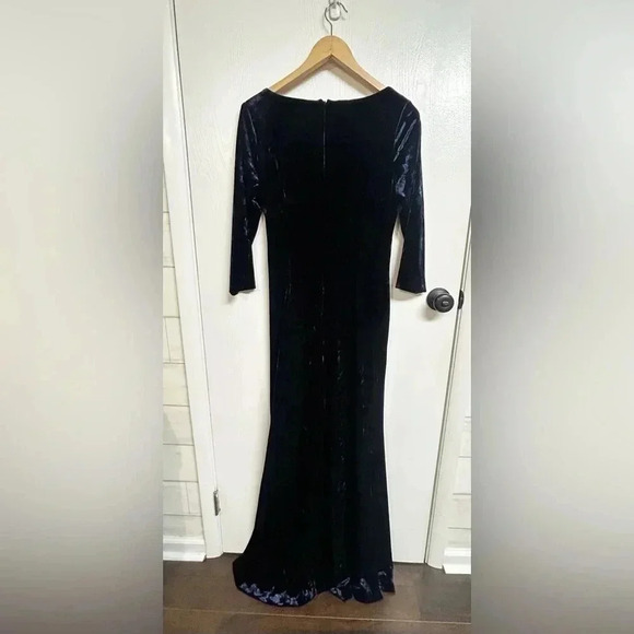 Adrianna Papell Navy Velvet Gown - Picture 4 of 9